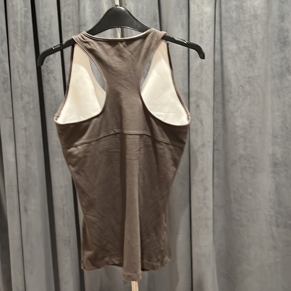 Reebok racer back sport tank with built in bra - Picture 4 of 6